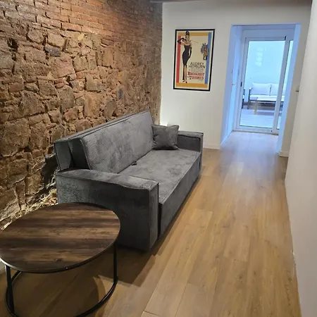 Industrial Loft In Eixample Near Sagrada Familia